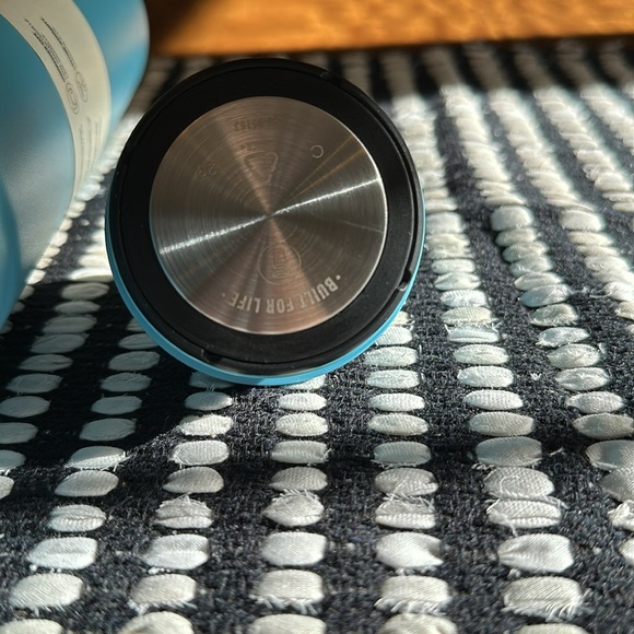 STANLEY ICEFLOW BOTTLE WITH CAP AND CARRY LID 36 OZ - Picture 9 of 9